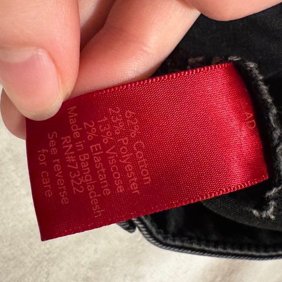 Jennifer Lopez Black Distressed Skinny Jeans - Picture 7 of 16